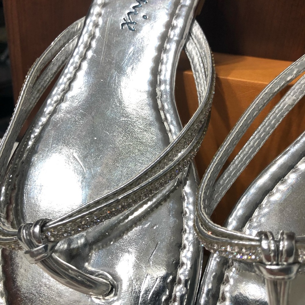 Jolly Mix Silver Tong Sandals. NWOT.